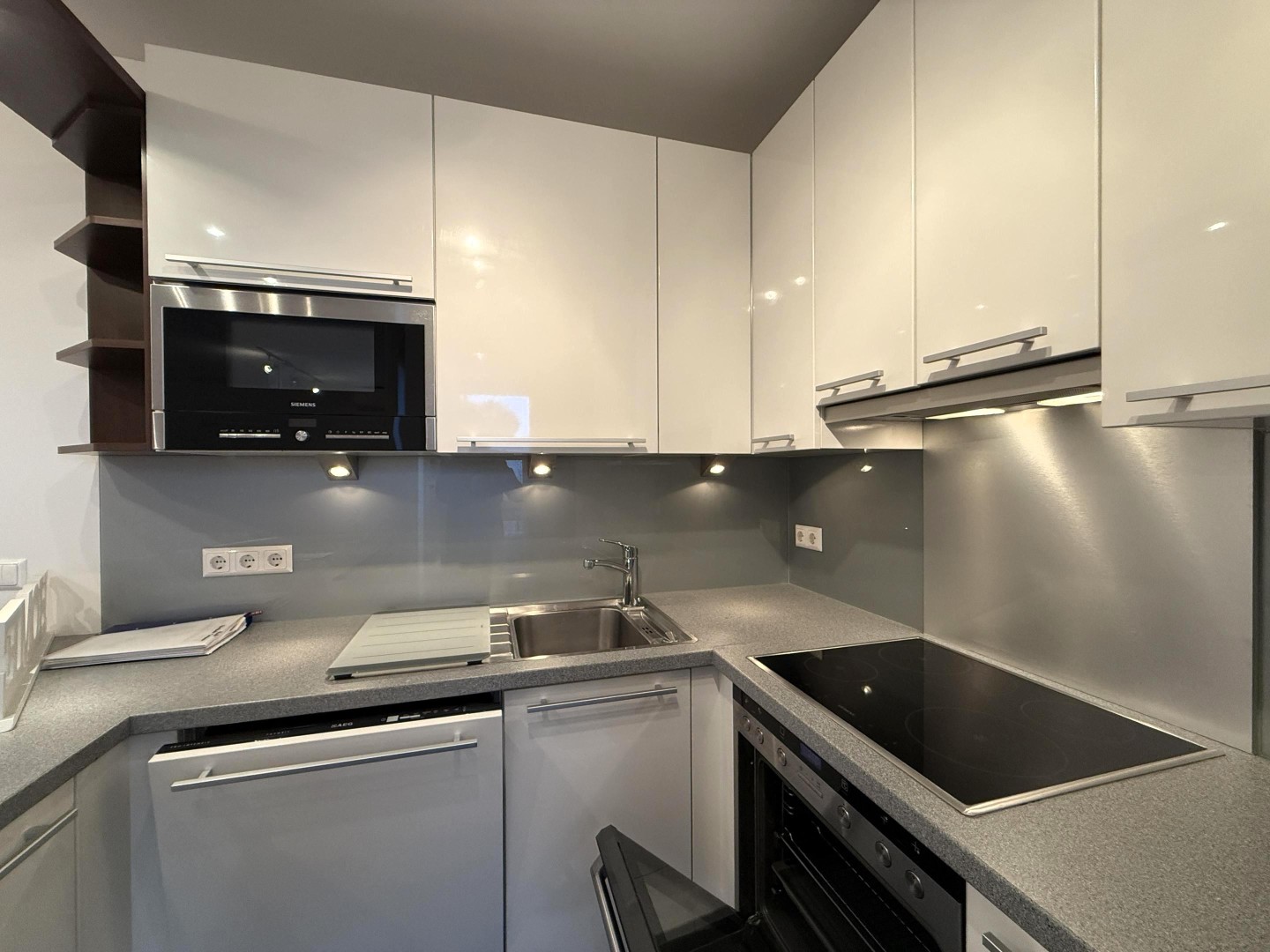 Wohn-/Essküche, klimatisiert/Detail